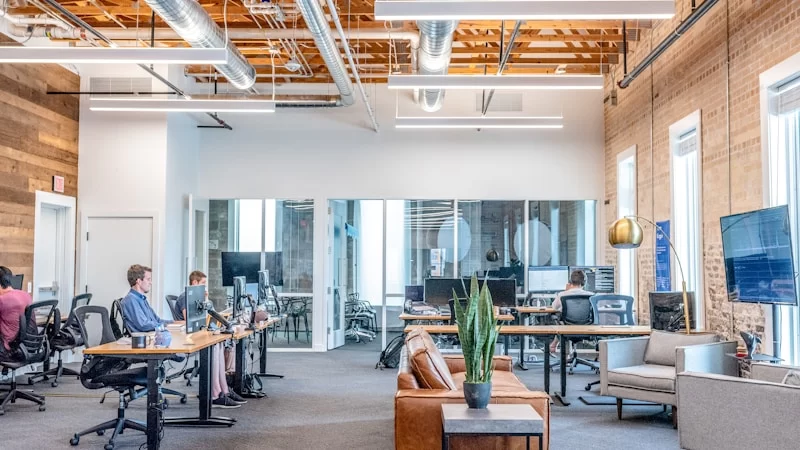 Mortgage Broker vs. Bank: Complete Comparison Guide - Mortgage Tips blog post featured image