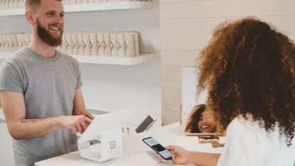 Monoline vs Bank Cash Back Mortgages: What Canadian Buyers Need to Know - Mortgage Tips mortgage article | Best Rates Canada